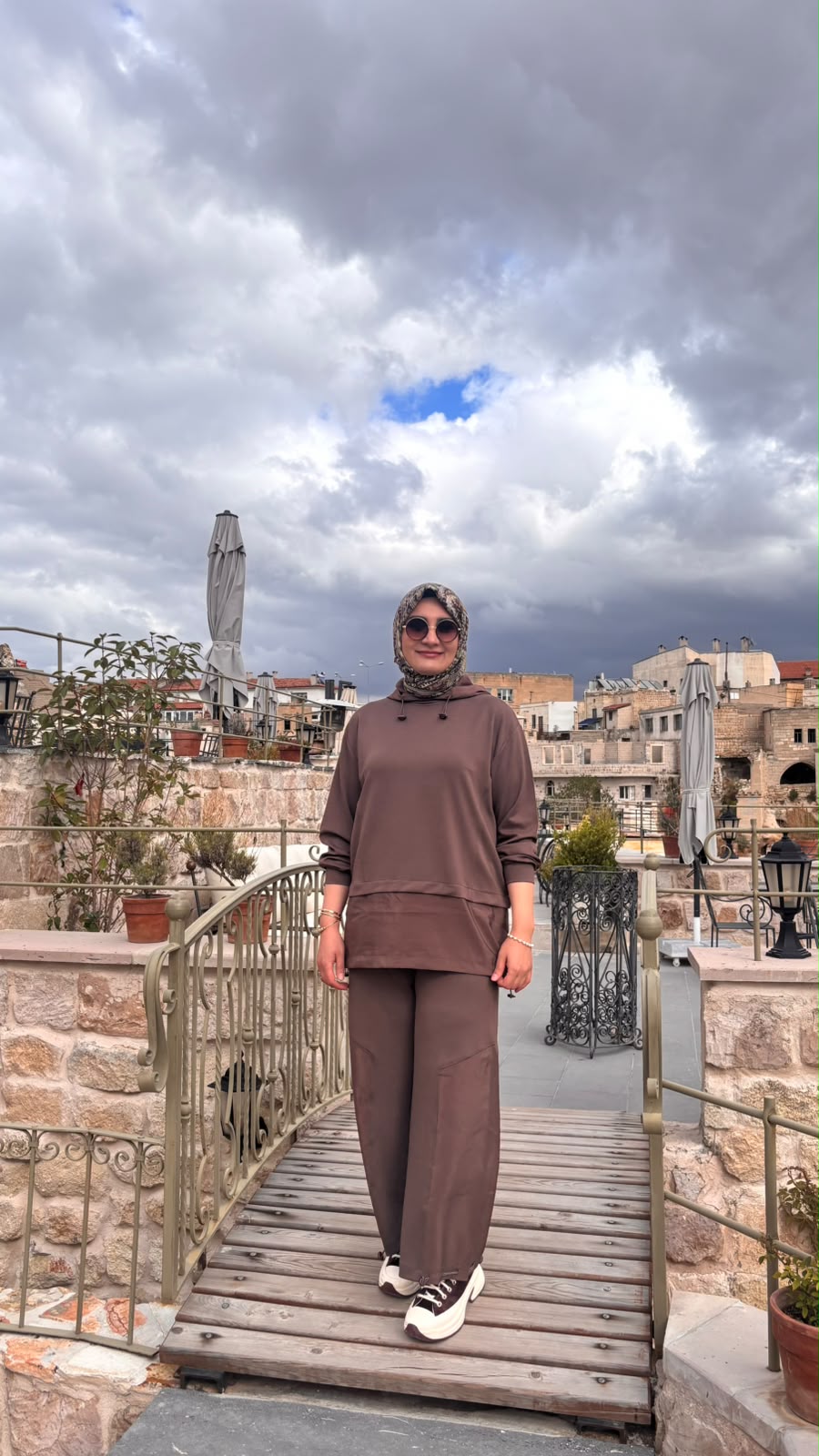 Vizon Paraşüt Detaylı Kapüşonlu Takım